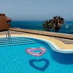 Oceanfront In Gigantes, Buenavista Park Apartment *